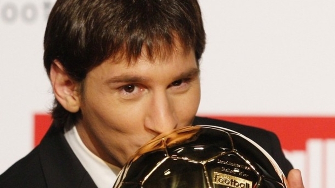 Лео Меси със "Златната топка" за 2010г.