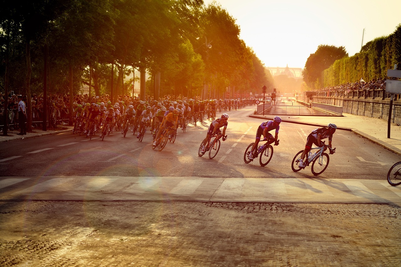 cyclists-601591_1280.jpg
